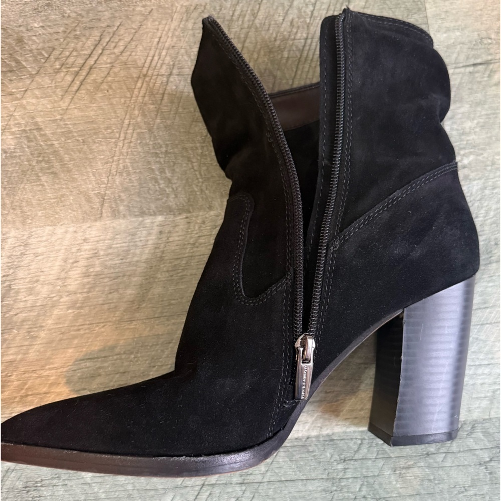Vince Camuto Women's Crethana Black Suede Boots Size 8.5 Pointed Toe Block Heel - Picture 16 of 16